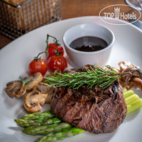 Marriott Executive Apartments Al Jaddaf Спортивный бар BNB