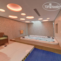 Al Khoory Atrium Hotel 