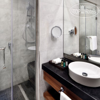 Movenpick Hotel Apartments Downtown Dubai Bathroom