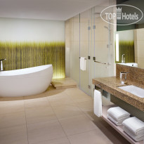 Hyatt Regency Creek Heights Residences Bathroom