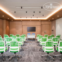 Holiday Inn & Suites Dubai Science Park 