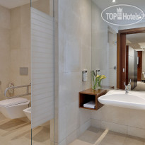 voco Dubai Accessible Suite
