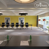 Le Meridien Dubai Hotel & Conference Centre Gazelle Meeting Room