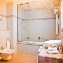 AVANI Deira Dubai Hotel