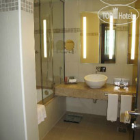 AVANI Deira Dubai Hotel