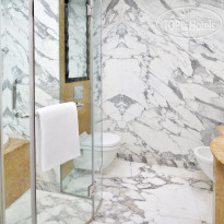 Crowne Plaza Dubai Jumeirah Room Bathroom