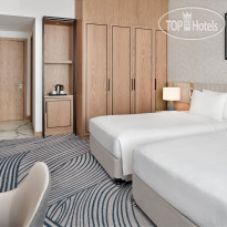 Crowne Plaza Dubai Jumeirah Guest Room - Twin Beds