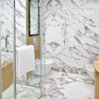 Crowne Plaza Dubai Jumeirah Room Bathroom