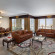 Marriott Executive Apartments Dubai Creek Гостиная апартаментов с 3 спал