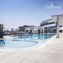 Crowne Plaza Dubai Deira Pool