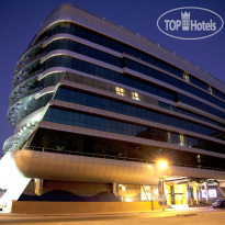 Grand Excelsior Al Barsha view of the hotel in the night