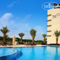 Centro Sharjah Set in cool whites dotted with