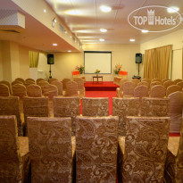 Nejoum Al Emarat Meeting Room