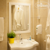 Elis Hotel