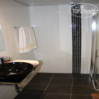 Rich Luxury Suites
