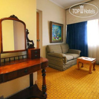 Leonardo Gordon Beach 