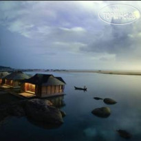 Poovar Island Resort 