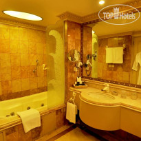 The Golden Palms Hotel & Spa 