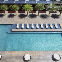 JW Marriott Hotel Bengaluru Бассейн