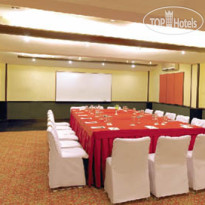 Regenta Place, Cunningham Road Bangalore Зал с доской для презентаций