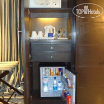 Park Plaza Ahmedabad, Ellis Bridge