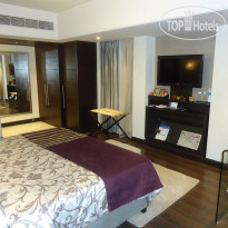 Park Plaza Ahmedabad, Ellis Bridge