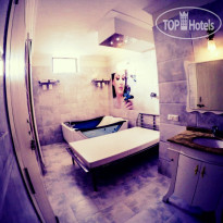 1589 Bhairavgarh Palace 