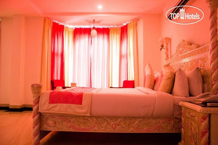 New photos from tourists 1589 Bhairavgarh Palace 