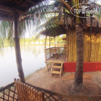 Om Lake Resort 