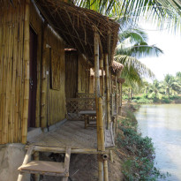 Om Lake Resort 
