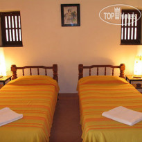 Granpa's Inn Hotel Bougainvillea