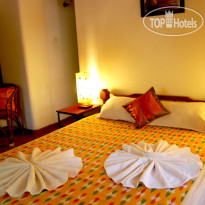 Granpa's Inn Hotel Bougainvillea