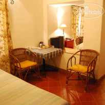 Granpa's Inn Hotel Bougainvillea