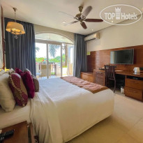 Acron Waterfront Resort 