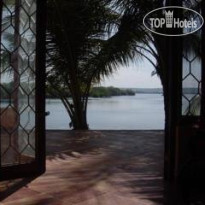 Britona Riverside Retreat 