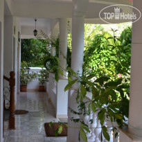 White Feather Guest House 