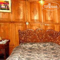 De - Laila House Boat