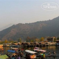 De - Laila House Boat