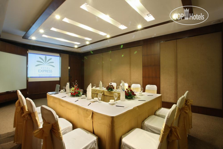 Hotelier's photos Express Towers 4*