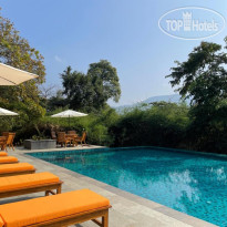 The Postcard Hideaway, Netravali 