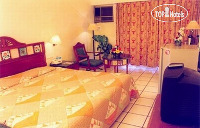 Hotelier's photos La Paz Gardens 3*