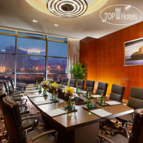 Renaissance Chengdu Hotel 