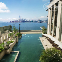 Harbour Grand Бассейн