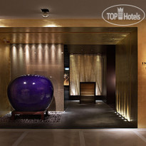 Four Seasons Hotel Hong Kong