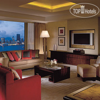 Four Seasons Hotel Hong Kong