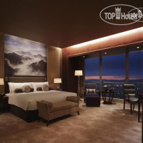 Shangri-La China World Summit Wing