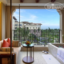 Wyndham Grand Plaza Royale Hainan Longmu Bay 