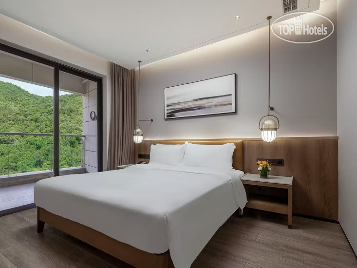 Hotelier's photos Holiday Inn Suites Sanya Yalong Bay 5*