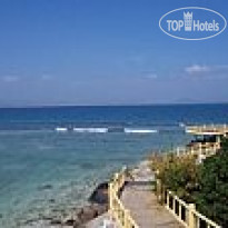Wuzhizhou Island Holiday Center Hotel