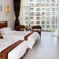Yelan Bay Resort